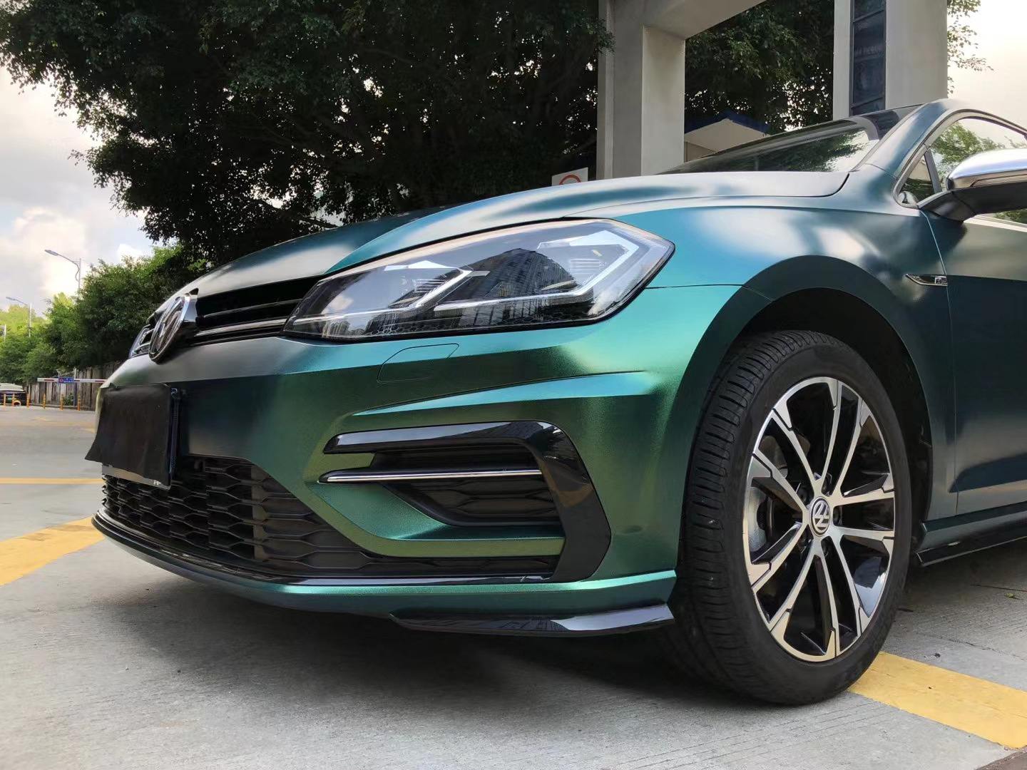 Glossy Diamond Chameleon Color Changing Film, Multi-Angle Colorful, Scratch-Resistant and Sun-Proof, Full Car Protective Film, Direct Supply from the Manufacturer