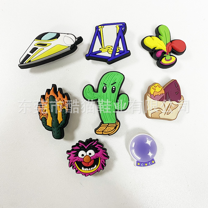 New Cross shoes flower hole shoes accessories hole shoes flower zhibixing decorations bean eater Snoopy KT