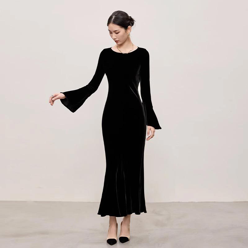 2026 Autumn and Winter Elegant and High-End Evening Dress Long-Sleeved Slim-Fitting Long Dress Women's Retro Velvet Dress Black Fishtail 2026 Autumn and Winter Elegant and High-End Evening Dress Long-Sleeved Slim-Fitting Long Dress Women's Retro Velvet Dress Black Fishtail