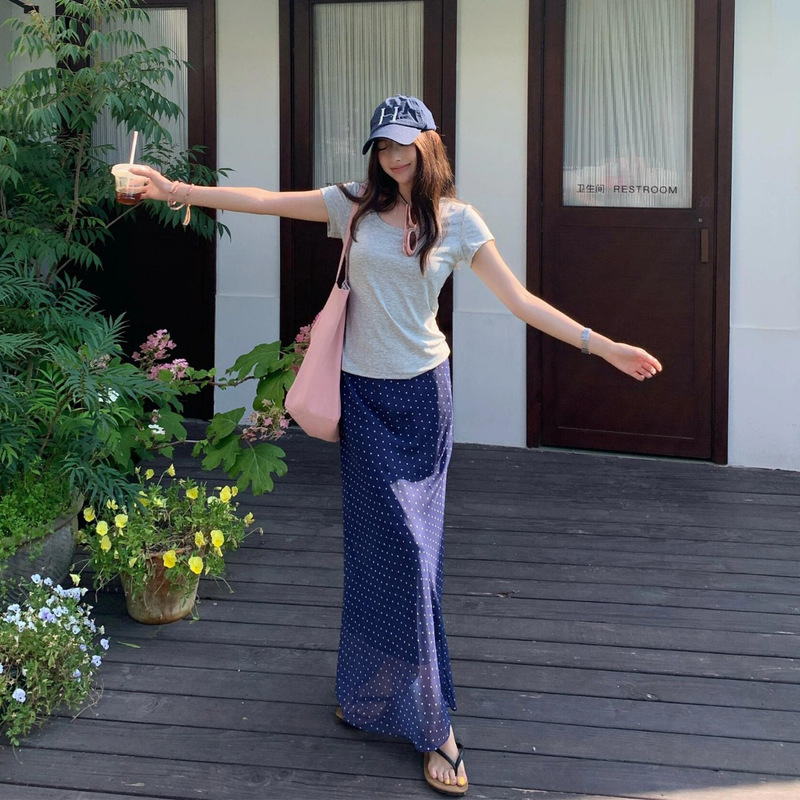 Hong Kong Style Light and Thin Polka Dot Fishtail Skirt for Women, New Spring and Summer Vacation Style, Versatile, Relaxed, Slimming, Hip-Hugging Long Skirt