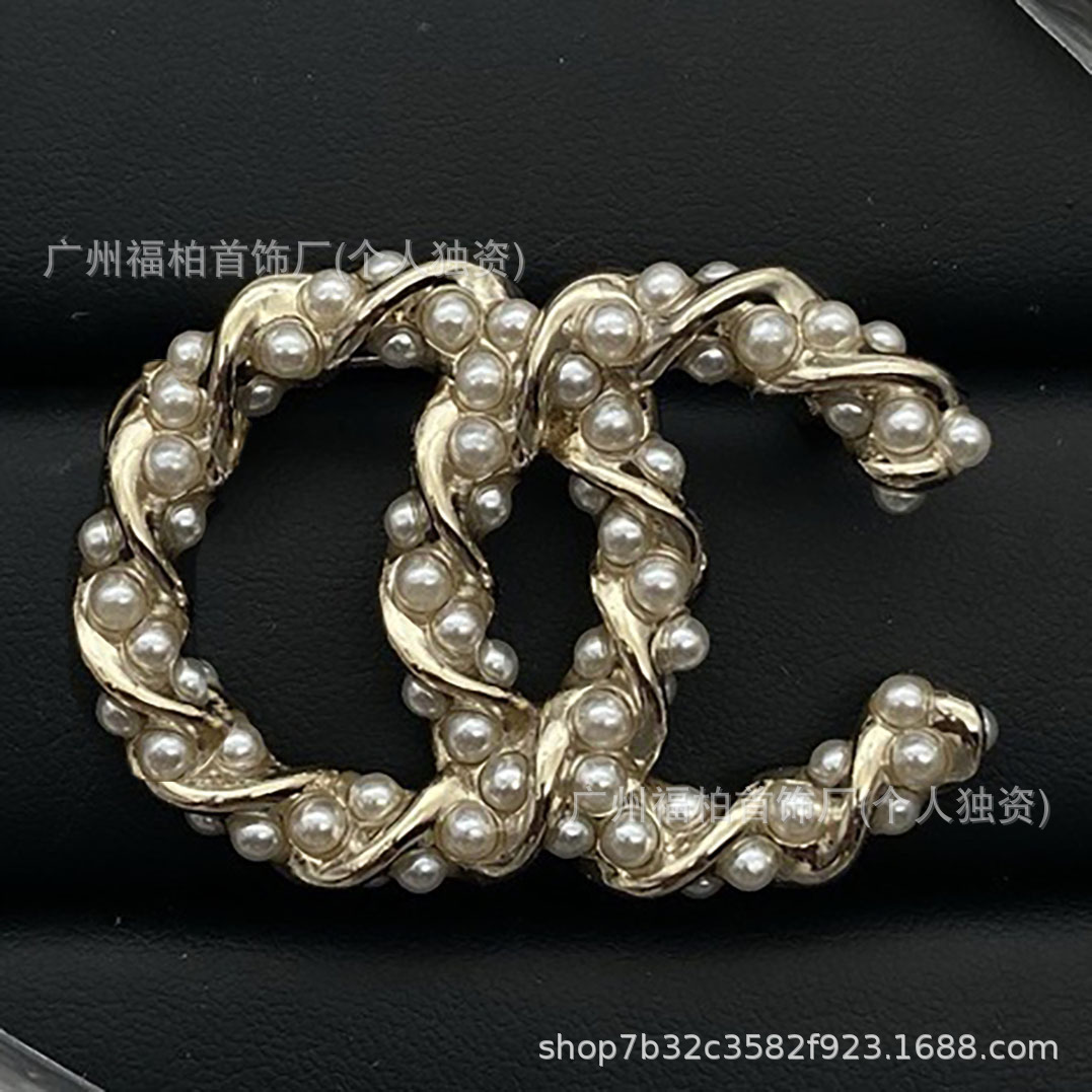 Chanel Double C Fragrance Star Heart Pearl Rhinestone Enamel Brooch Vintage Style High-End Brooch Collection