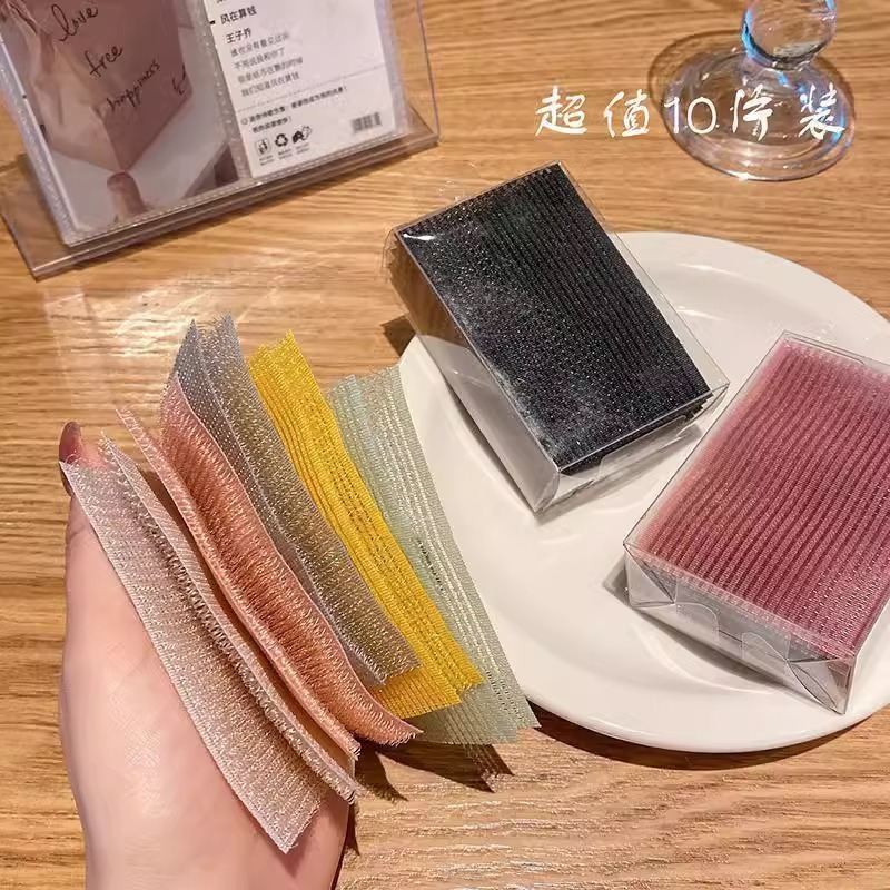 ネットの赤い少女の前髪はくっつきます。|undefined