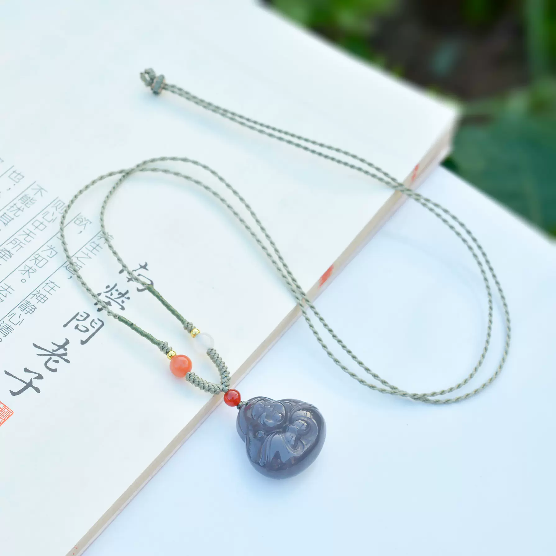 天然高品和田玉烟紫色佛公吊坠冰烟紫青海料和田玉抱佛吊坠笑佛女