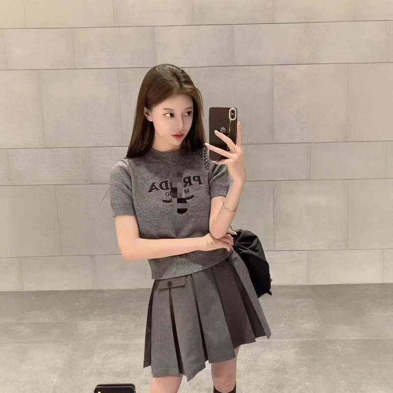 Spring and Summer New P Knitted Short-sleeved Elegant Socialite Slim-fit Letter Logo Light Luxury Round Neck Slim-fit Short Top