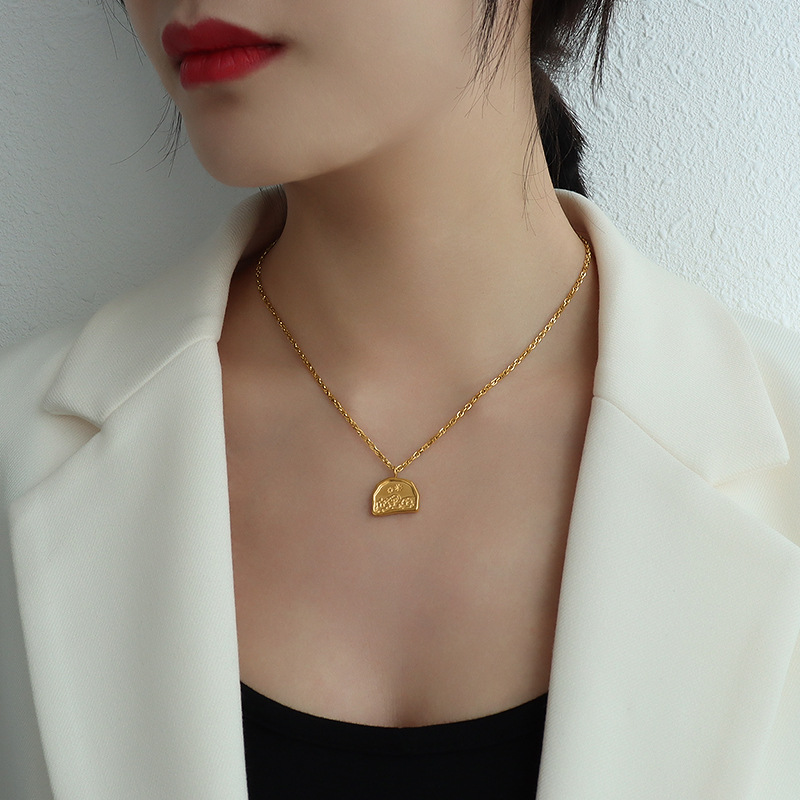 „Han Mei Ying Xue“ pusiau netaisyklingos raktikaulio grandinėlės hiphopo nišinio dizaino titano plieno auksiniai papuošalai_voghion.com