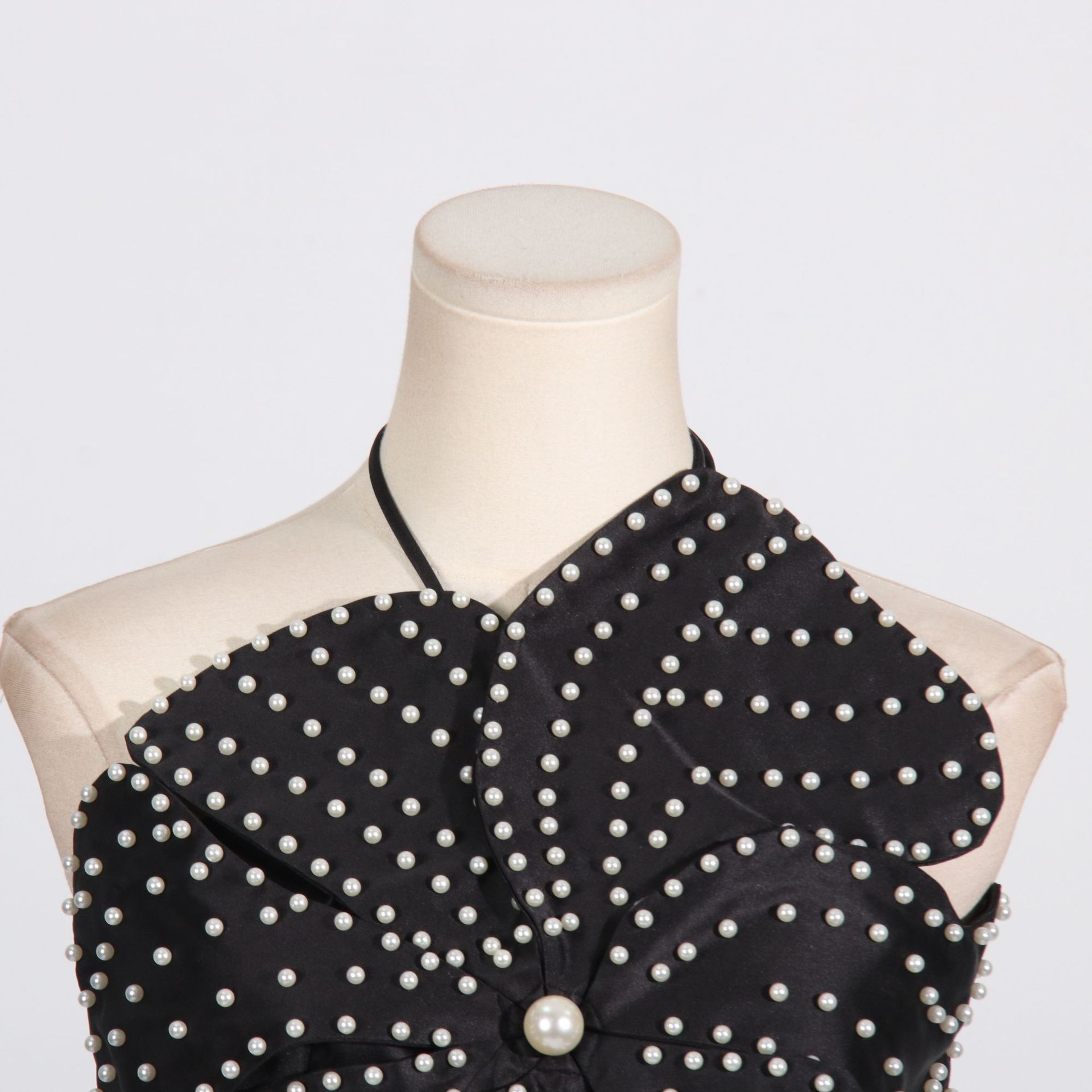 Women's Clothing 2024 Spring and Summer New Sexy Pearl Inlaid Three Dimensional Flower Splicing Design Halter Neck Tube Top Lace up Top for Women_voghion.com