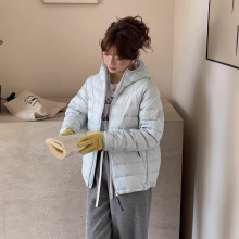连帽轻薄羽绒服女2025冬季新款时尚排骨90白鸭绒短款休闲保暖外套