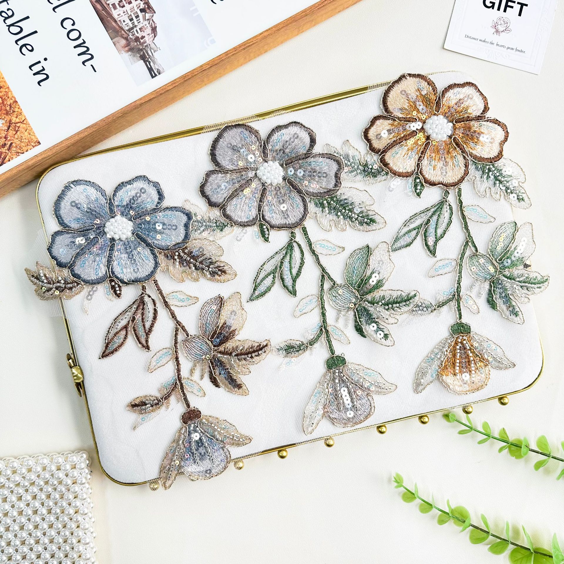 Hecho a mano de encaje cuentas bordadas parches de flores tricolores clavos de tela cuentas de ropa accesorios de decoración DIY