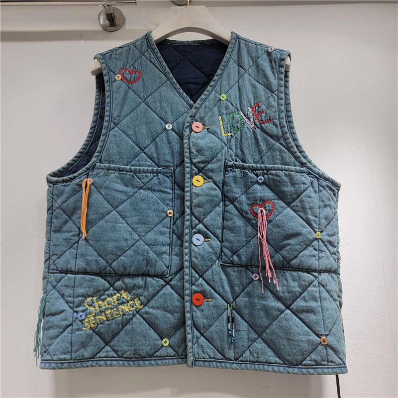 Estación europea de otoño y invierno 2025 nueva moda de cuello en V hebilla de una sola fila chaqueta de vaqueros de algodón de moda