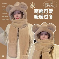 2024秋冬の熊の帽子のマフラーの手袋の一体の三合のネットの赤い女性の保温はウサギの毛に似ています。
