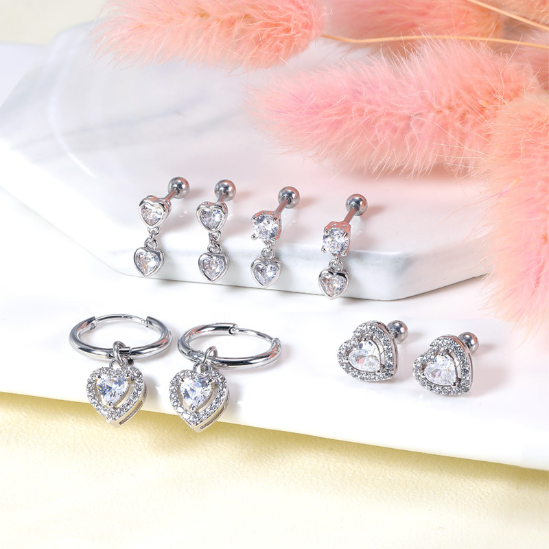 16G labret stud size and finish detail