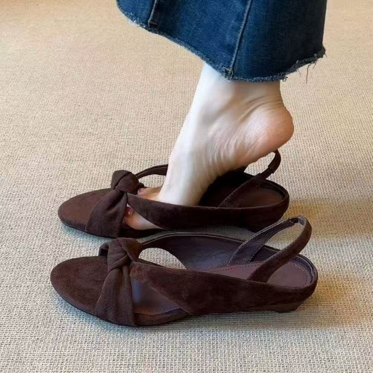 Retro Suede Peep-toe Sandals For Women Mid-heel Wedge Shoes_voghion.com