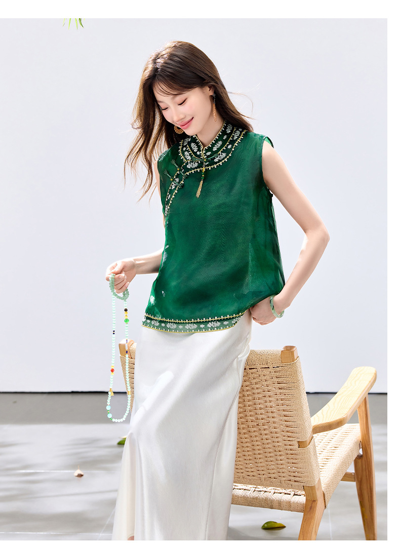 Đầm hai dây kèm áo vest lửng thêu hoa cổ đứng nữ tính — màu hồng đậm, Xanh lục chi tiết 16