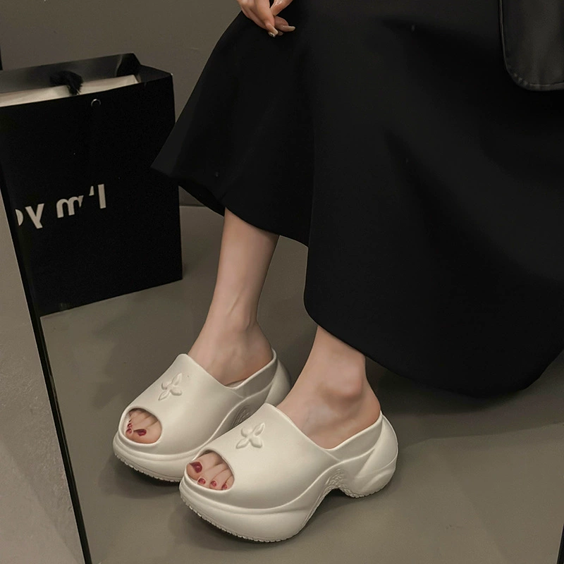 Тапки на толстой подошве женщины носят на улице 2025 новый крестообразный цветок