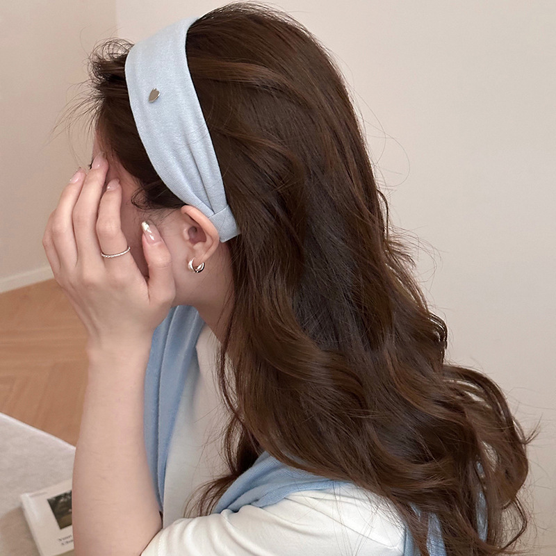 Blue wide-brimmed love fabric headband