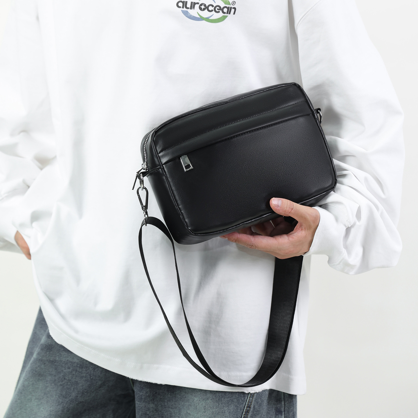 Bolso de hombro para hombres, bolso de gran capacidad, bolso de mano simple, bolso de hombre, bolso cuadrado retro europeo y americano