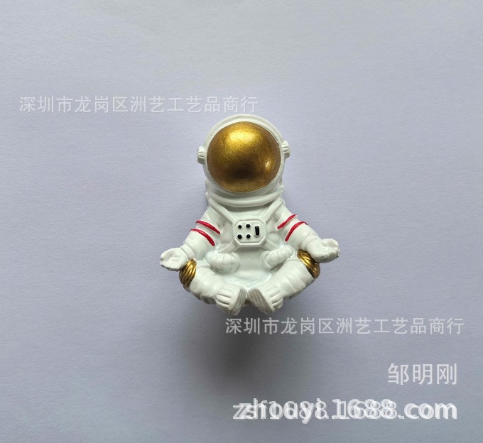 宇宙飛行士の冷蔵庫は磁力を貼ってスペースシャトルの磁石を貼ります。|undefined