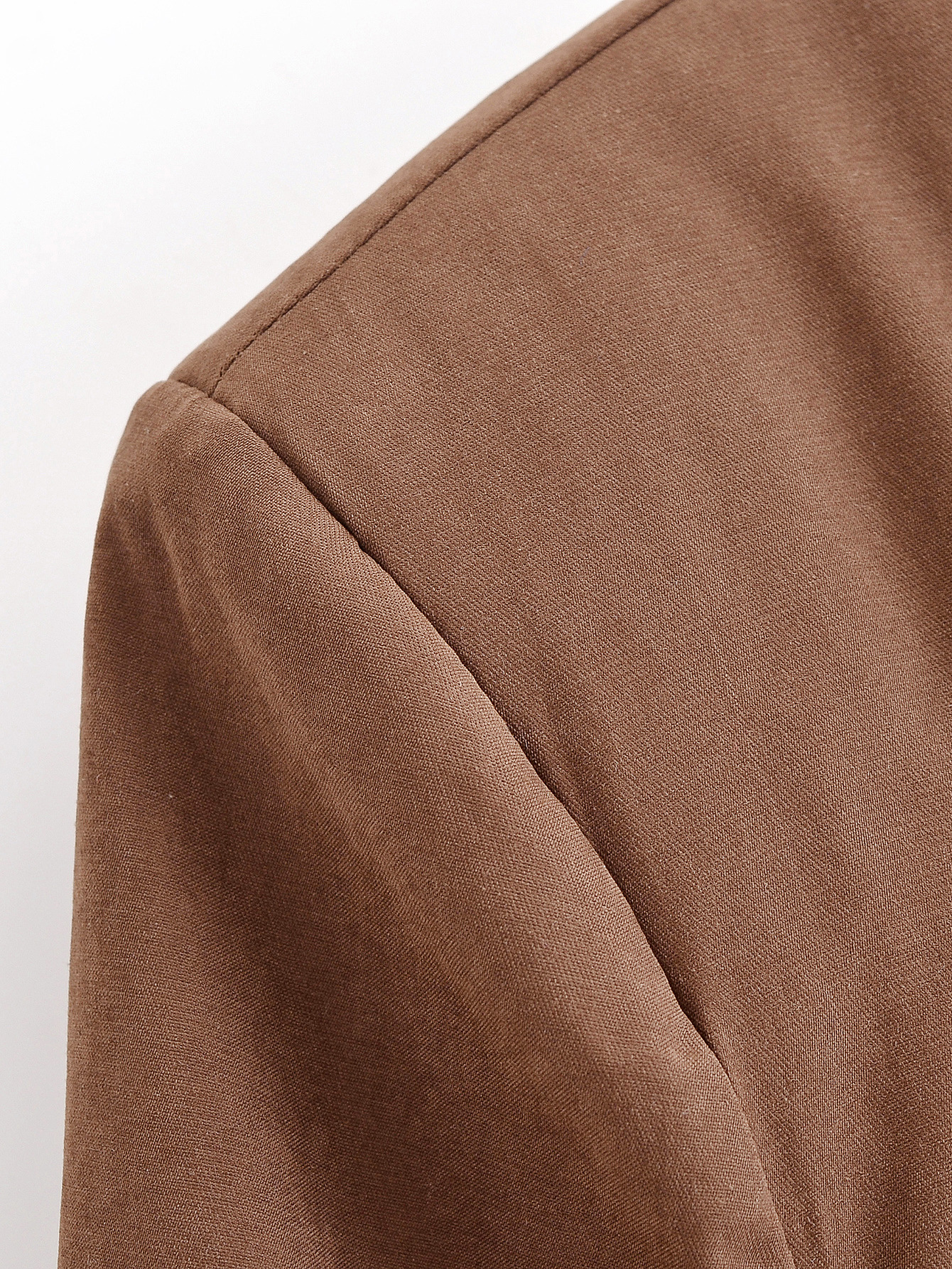 Ensemble deux pièces sexy GraceChic Cross-Border, composé d'un blazer rayé à nœud papillon et d'un short trapèze, idéal pour l'été._voghion.com