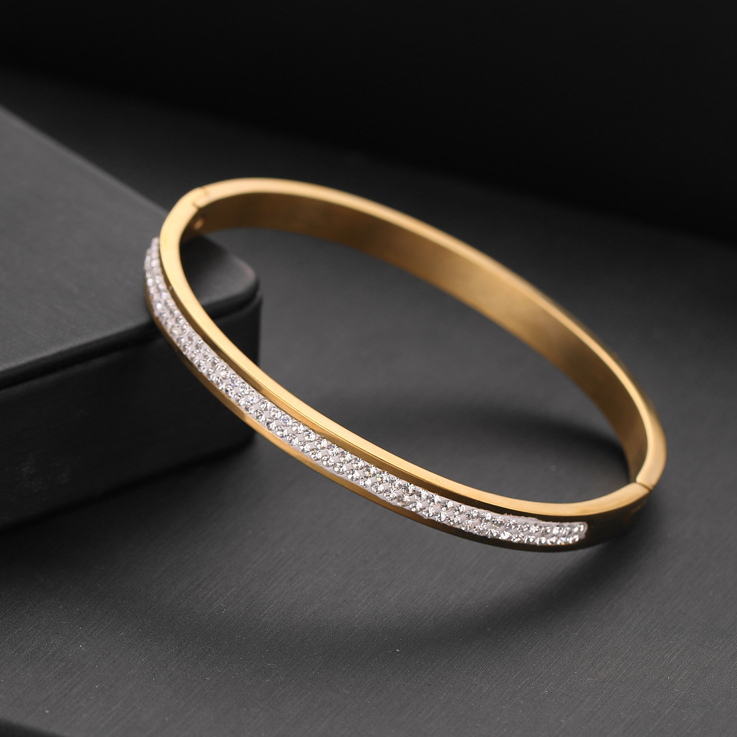22g Weight Wholesale Lady Circle Stainless Steel Zircon Bangle