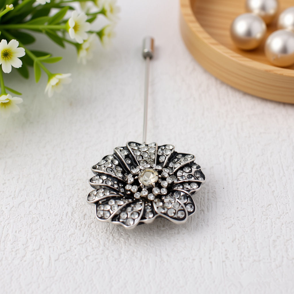 Exklusive Retro Brosche Mit Diamanten Im Europäischen Stil_voghion.com