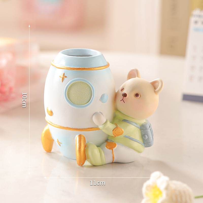 宇宙飛行士の子供の実用的な筆筒の小夜灯の家庭の寝室は学生の電気スタンドの誕生日プレゼントを並べます。|undefined