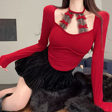 带胸垫蕾丝拼接挂脖恤女秋冬季紧身短款内搭打底衫红色薄绒上衣