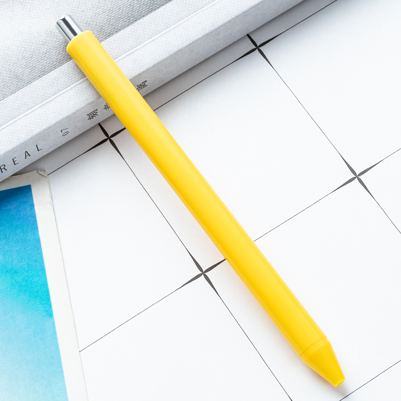 Bolígrafo de plástico imprimible logotipo promocional publicidad publicitaria bolígrafo de regalo simple macarón pequeño bolígrafo fresco