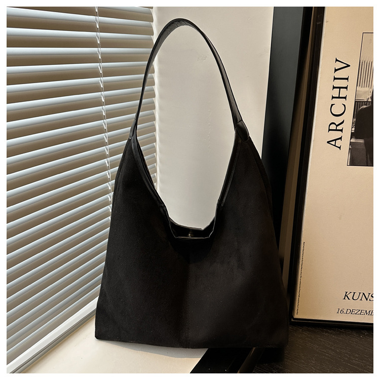 Spring New Vintage Personalized Commuting 2025 Women's Large Capacity Fashionable Simple Casual Underarm Tote Bag_voghion.com