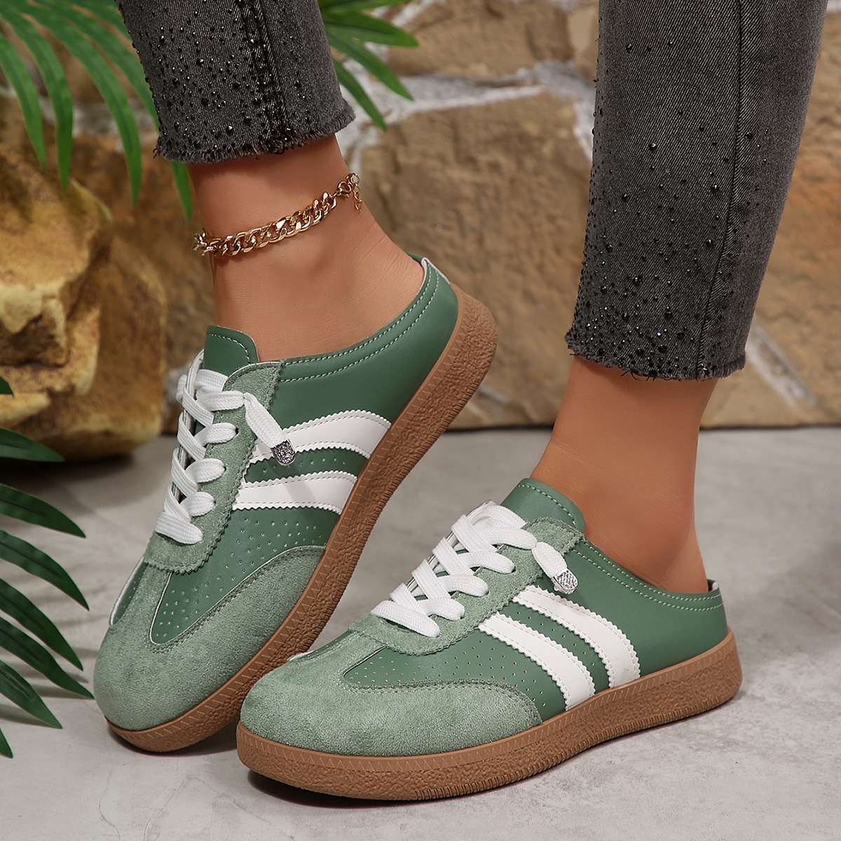 Zapatos de entrenamiento de base plana para mujeres 2025, primavera y otoño, zapatos de skate de comercio exterior de tamaño grande, zapatos casuales de moda, zapatos blancos para mujeres