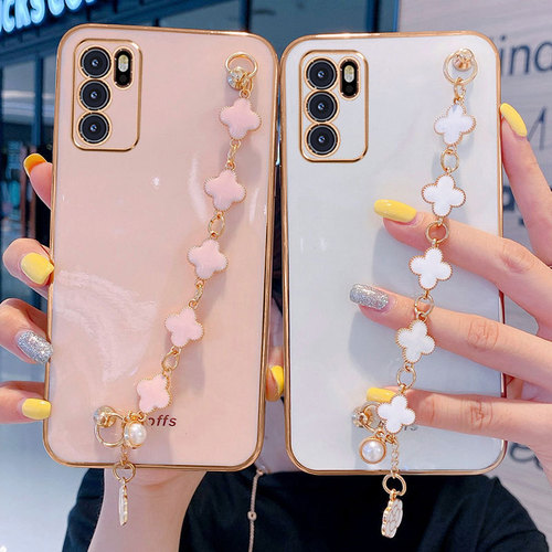 Suitable for iphone15Promax mobile phone case fashion four-leaf clover bracelet 13 Apple 14 protective cover 12XS creative