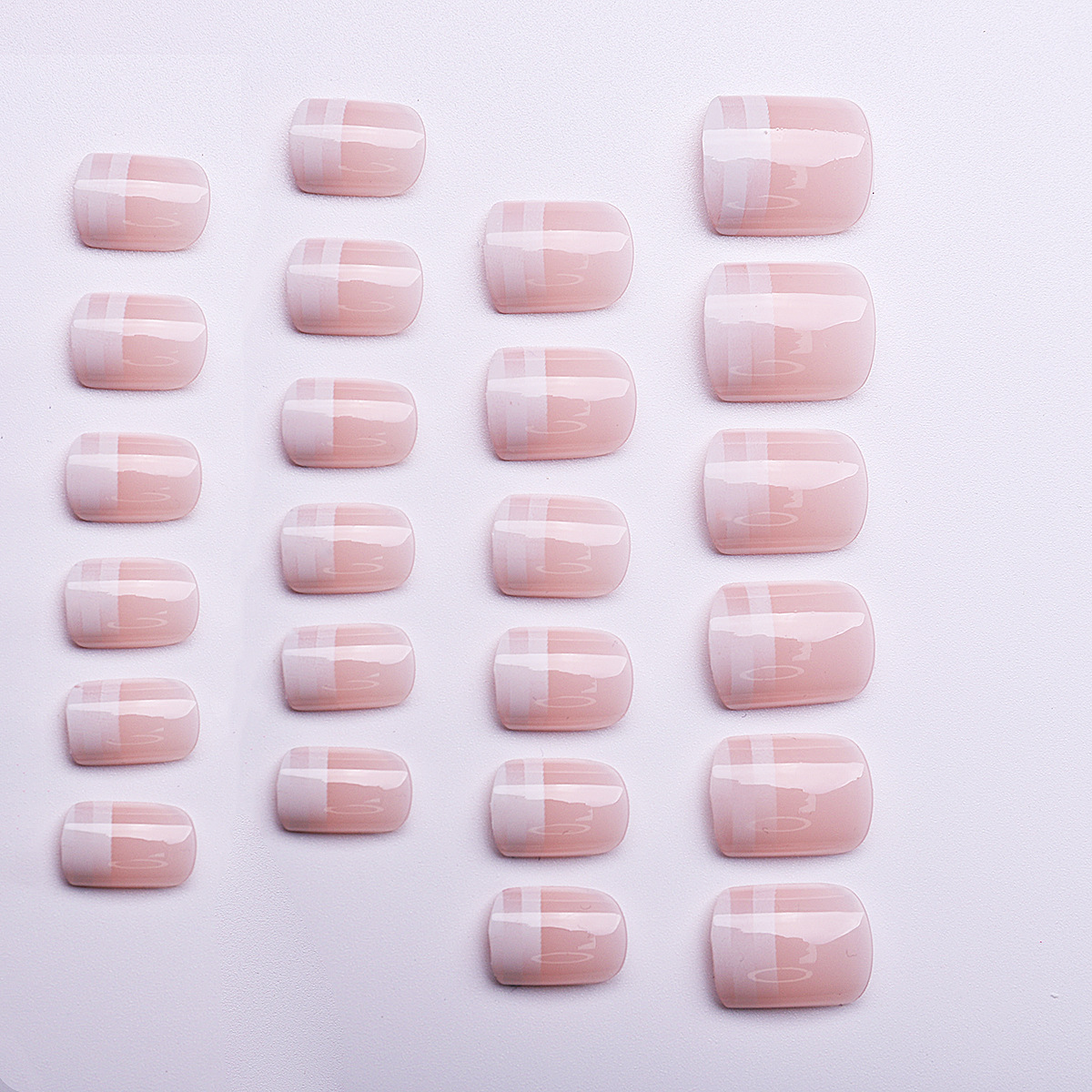 Millones de puntos directos románticos franceses bordes blancos manicuras cortas puras desnudas y simples para usar productos de manicuras terminados de uñas