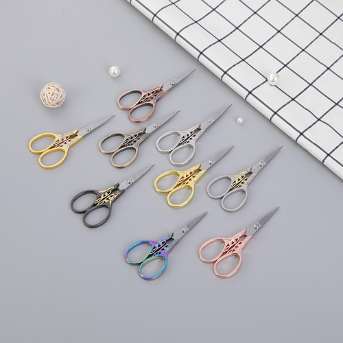 Classical colored titanium plum blossom scissors, stainless steel craft scissors, cross stitch DIY scissors, beauty tools, retro small scissors wholesale