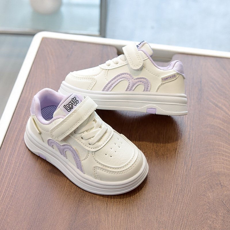 Zapatos de skate para niños nuevos 2026 primavera y otoño zapatos casuales para niños y niñas zapatos blancos pequeños zapatos de jardín de infantes zapatos para bebés