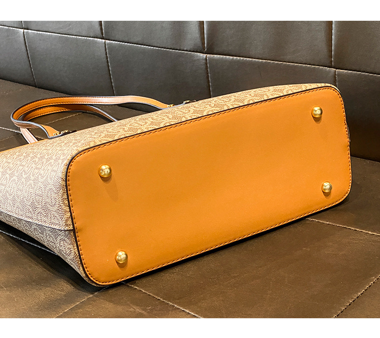 Nowa gorąca sprzedaż damska torba lekka luksusowa damska torba dojazdowa duża pojemność modna torba popularna prosta duża torba 2023_voghion.com