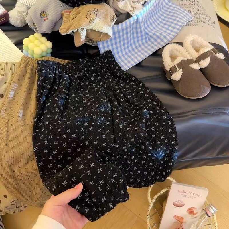 女の子の秋冬の花のコーデュロイの長ズボンの赤ちゃんはかわいいです。|undefined