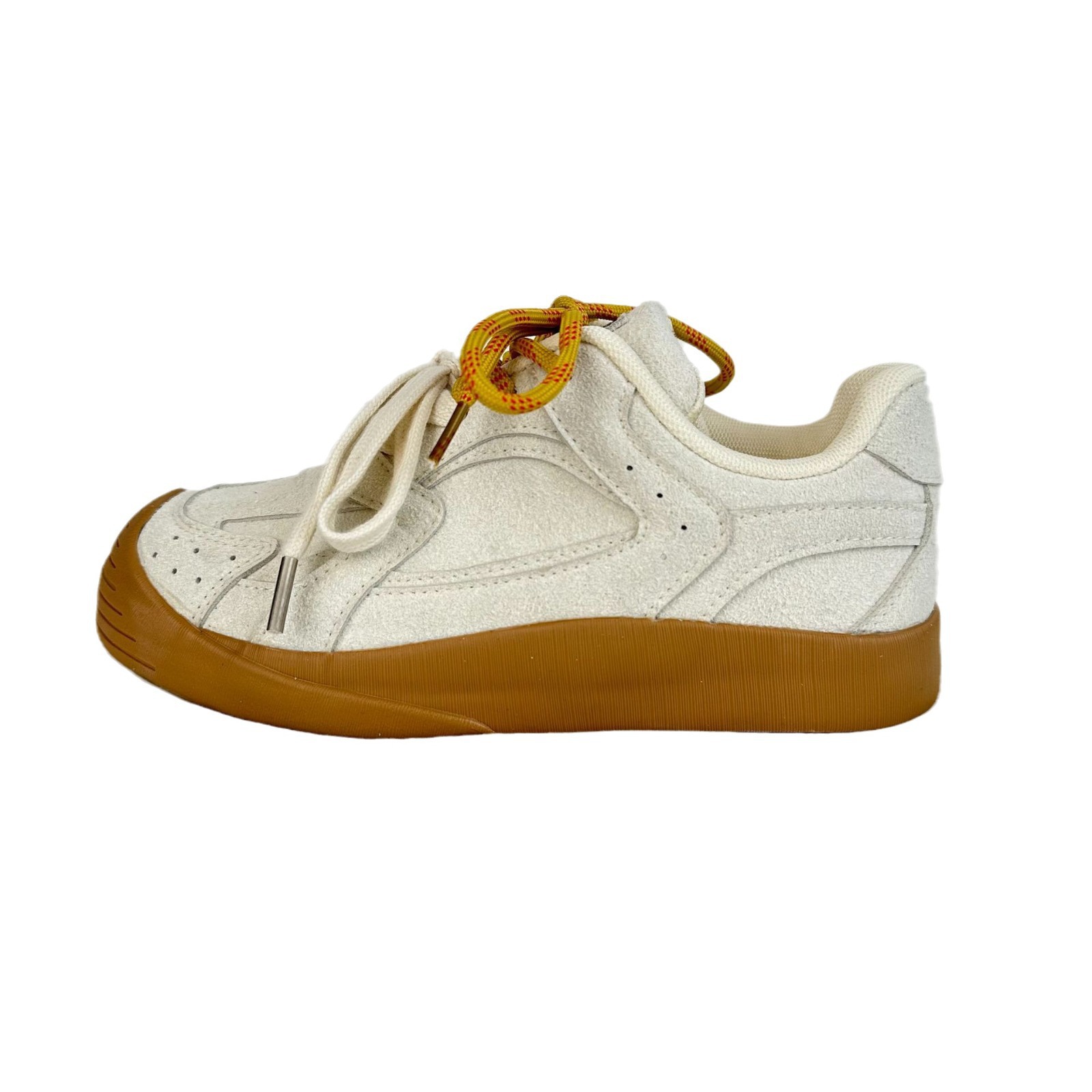 Yuanbo 2024 modelos de primavera versión coreana de los zapatos de lona estilo Harajuku, zapatos de payaso de todo fósforo para estudiantes, zapatos blancos de ocio deportivo