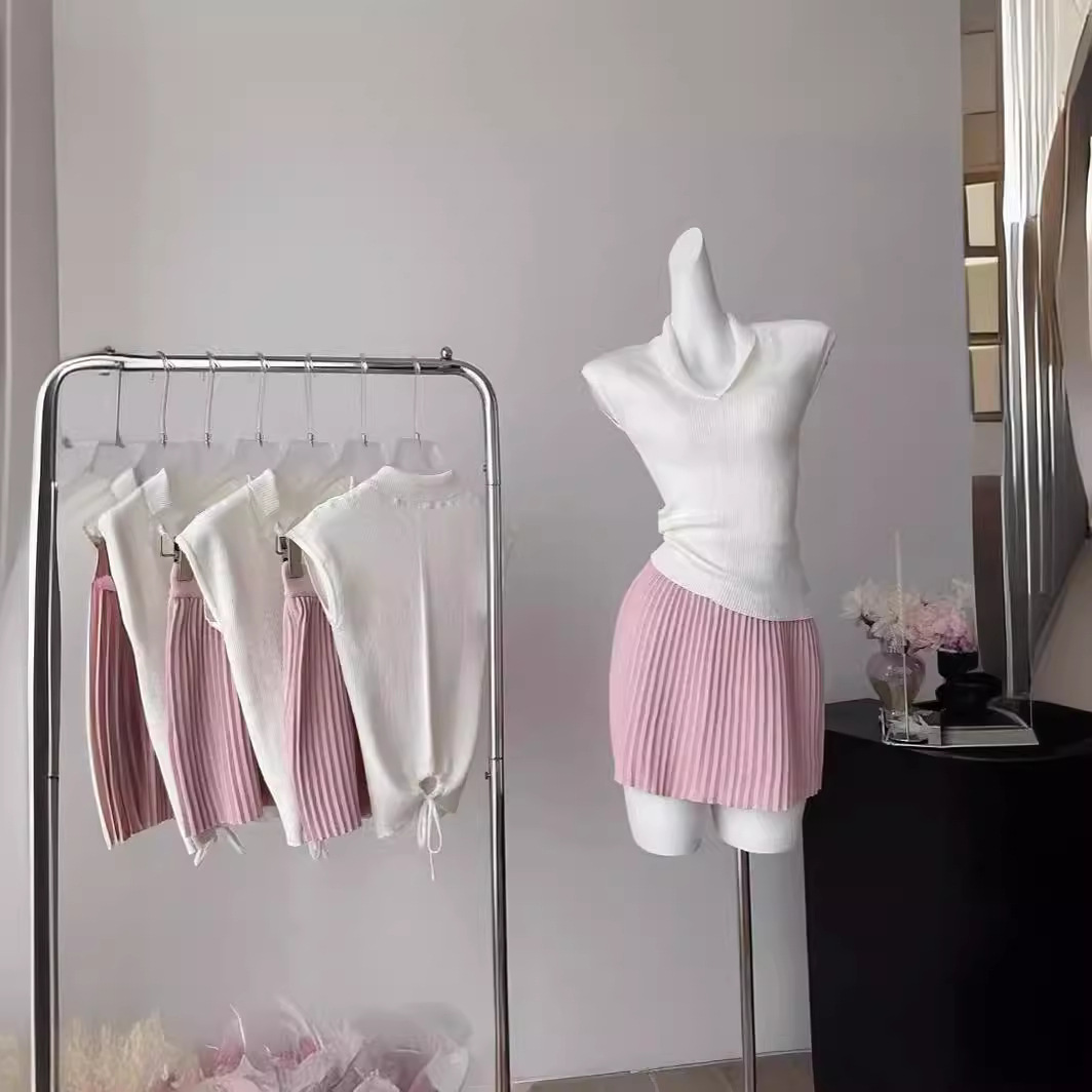 MILLAIDI米白色短袖针织上衣女百搭薄款T恤+粉色针织百褶裙套装