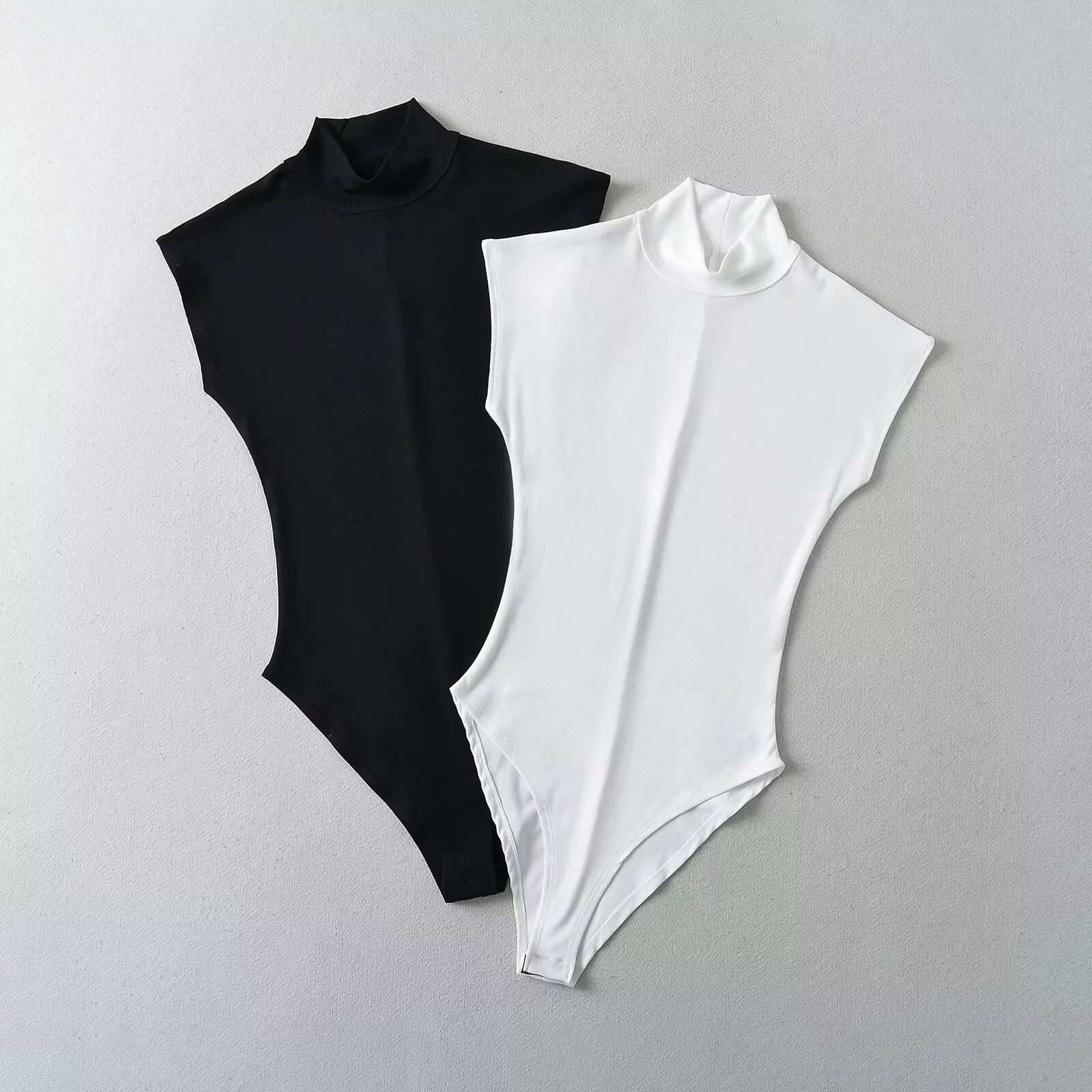 Трансграничная женская одежда оптом, европейские и американские однотонные сексуальные цельные топы, утягивающие футболки с высоким воротником и короткими рукавами, нижняя рубашка