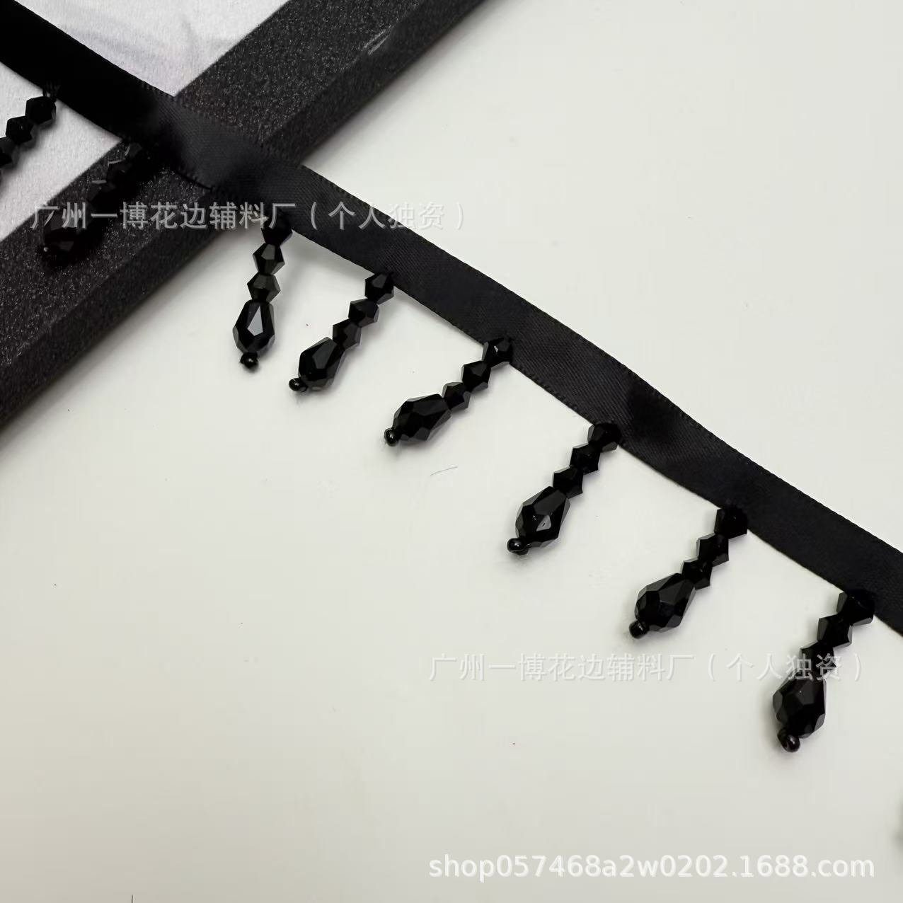 검은색