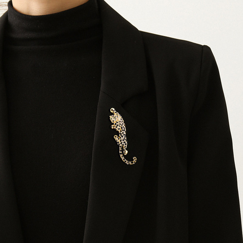 Fashionable European and American leopard accessories corsage unisex brooch diamond brooch jewelry pin alloy accessories