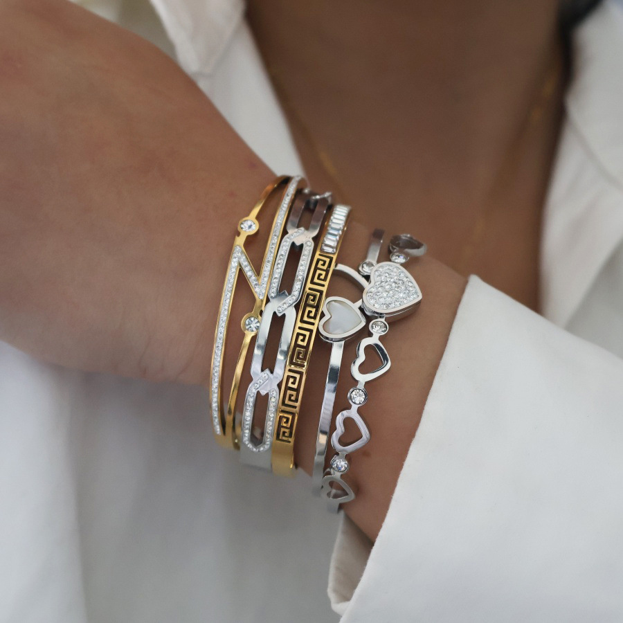 Forme De Cœur Rétro Style Classique Plaqué Or 18K Acier Inoxydable 304 Diamant Artificiel Bracelet En Masse display picture 1