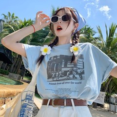 女性用アメリカン半袖Tシャツ、ゆったりとした2025夏の女性の新しい半袖Tシャツ、ユニークなデザインの小さなトップス