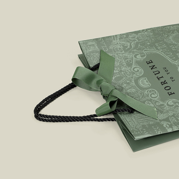 Green handheld accessory