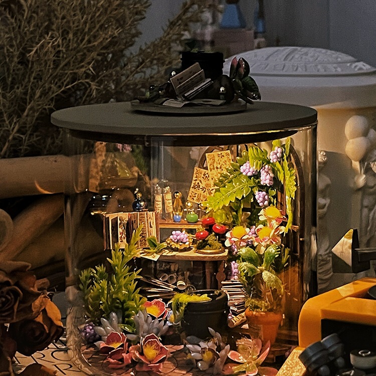 DIY Cabin Dream Bottle Hand-Assembled House Miniature Scene Harry Potter Magic Cabin Birthday Gift for Women