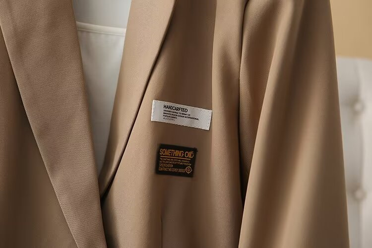 Giacca blazer donna elegante per ufficio taglio sartoriale moderno_voghion.com