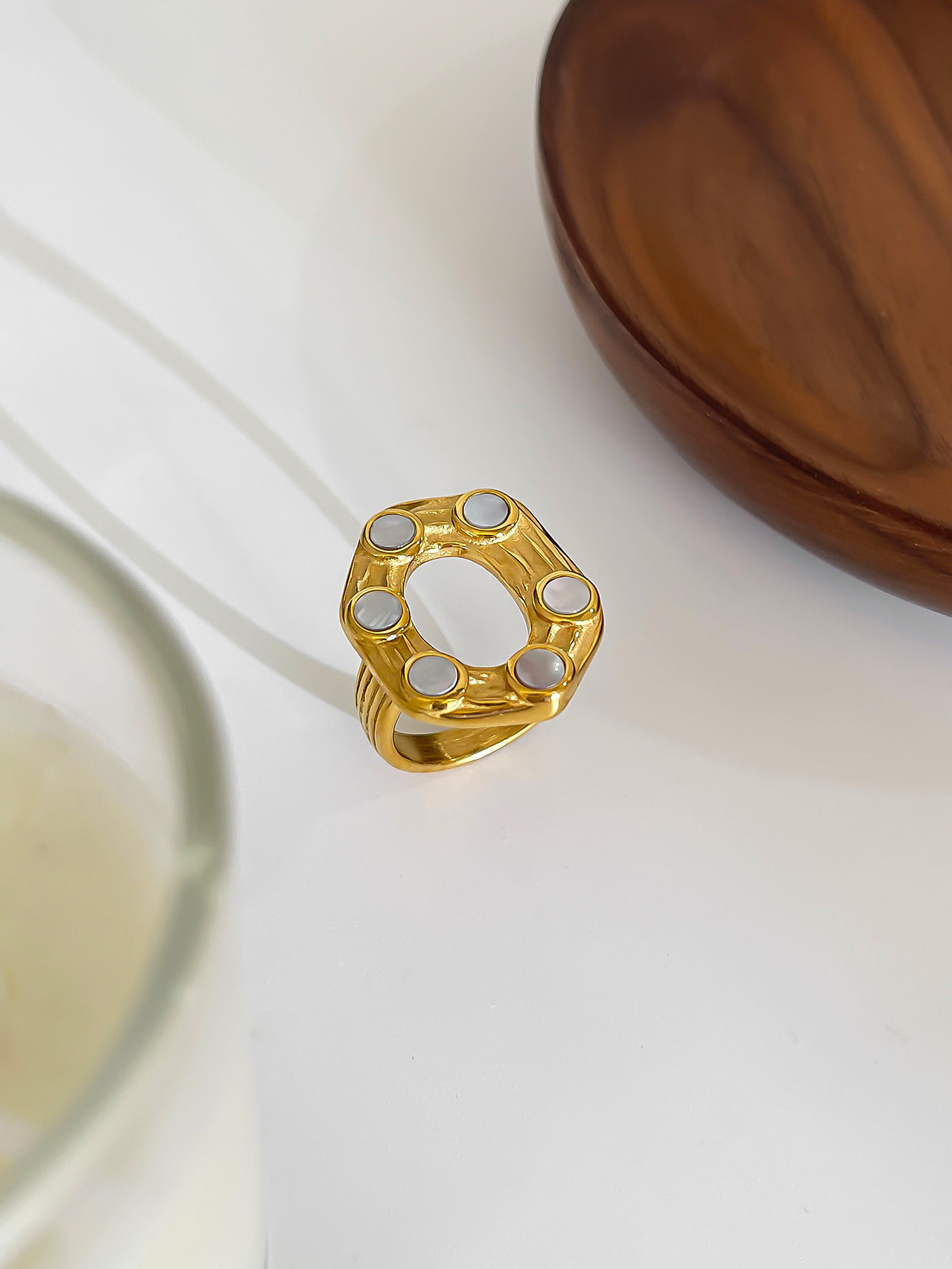 Simple Style Style 18K Gold Plated 316L Stainless Steel Shell Hexagon Waterproof Non Tarnish Surgical Steel Simple Style Rings For Women's