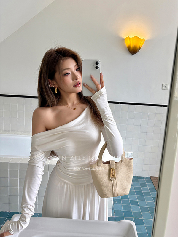 白色长裙女秋季设计感气质高级感荡领露肩收腰露背系带长袖连衣裙|undefined