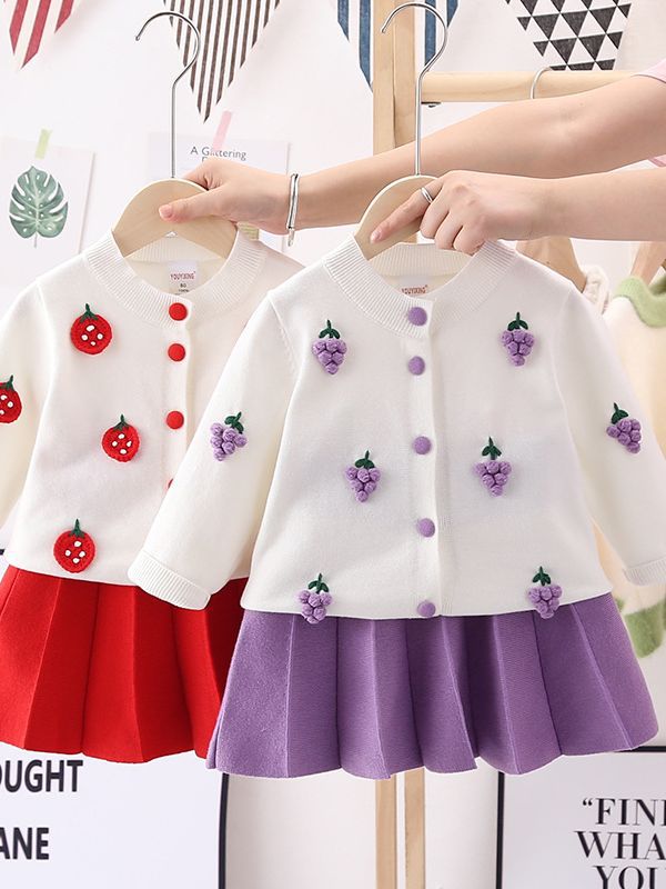 Una pieza de envío nuevo traje de punto de primavera para niñas, vestido de suéter de ganchillo lindo para niñas, cárdigan cálido, falda plisada