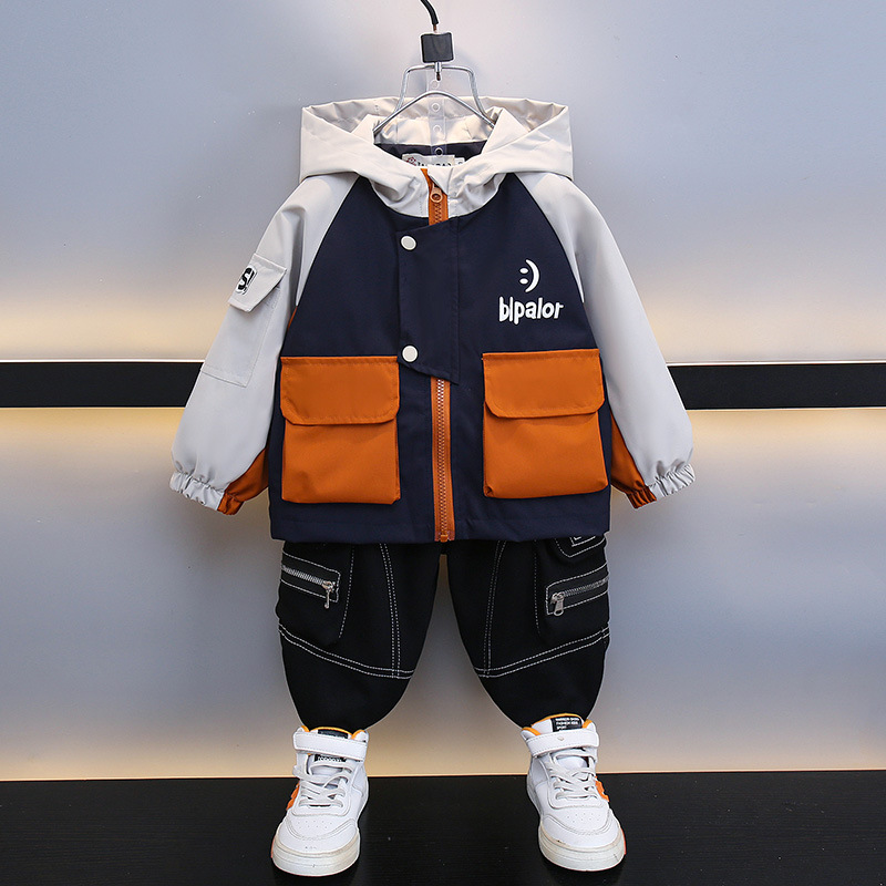 7704 Chaqueta de chaquetas para niños Otoño 2025 Nuevo estilo para niños Cortavientos de otoño para hombres Primavera y otoño Top con capucha