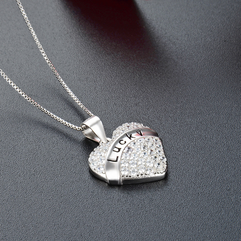 Accesorios transfronterizos europeos y estadounidenses 925 plata esterlina collar en forma de corazón nicho de diseño femenino letras colgante de piedra colgante cadena clavícula